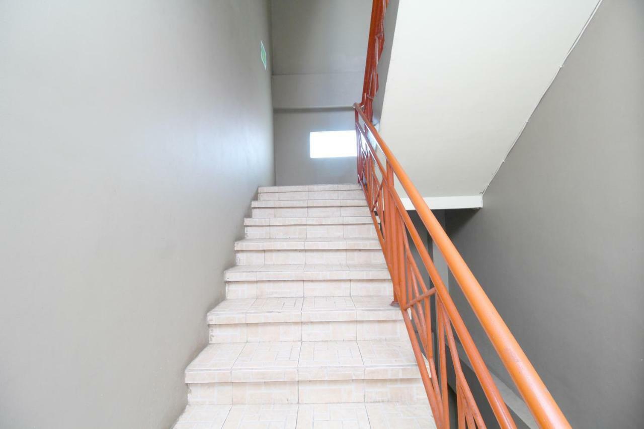 Отель Airy Kartika Plaza Gang Melati 1 Bali Кута Экстерьер фото
