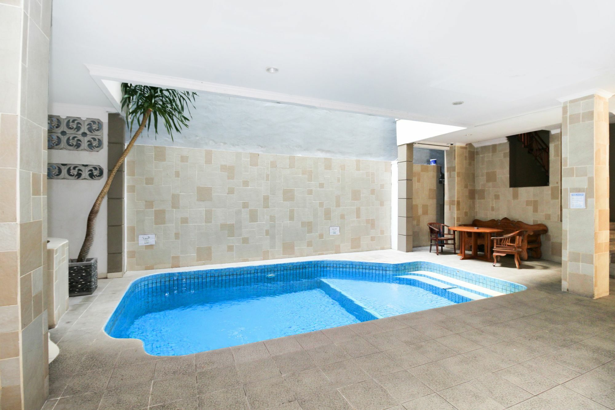 Отель Airy Kartika Plaza Gang Melati 1 Bali Кута Экстерьер фото