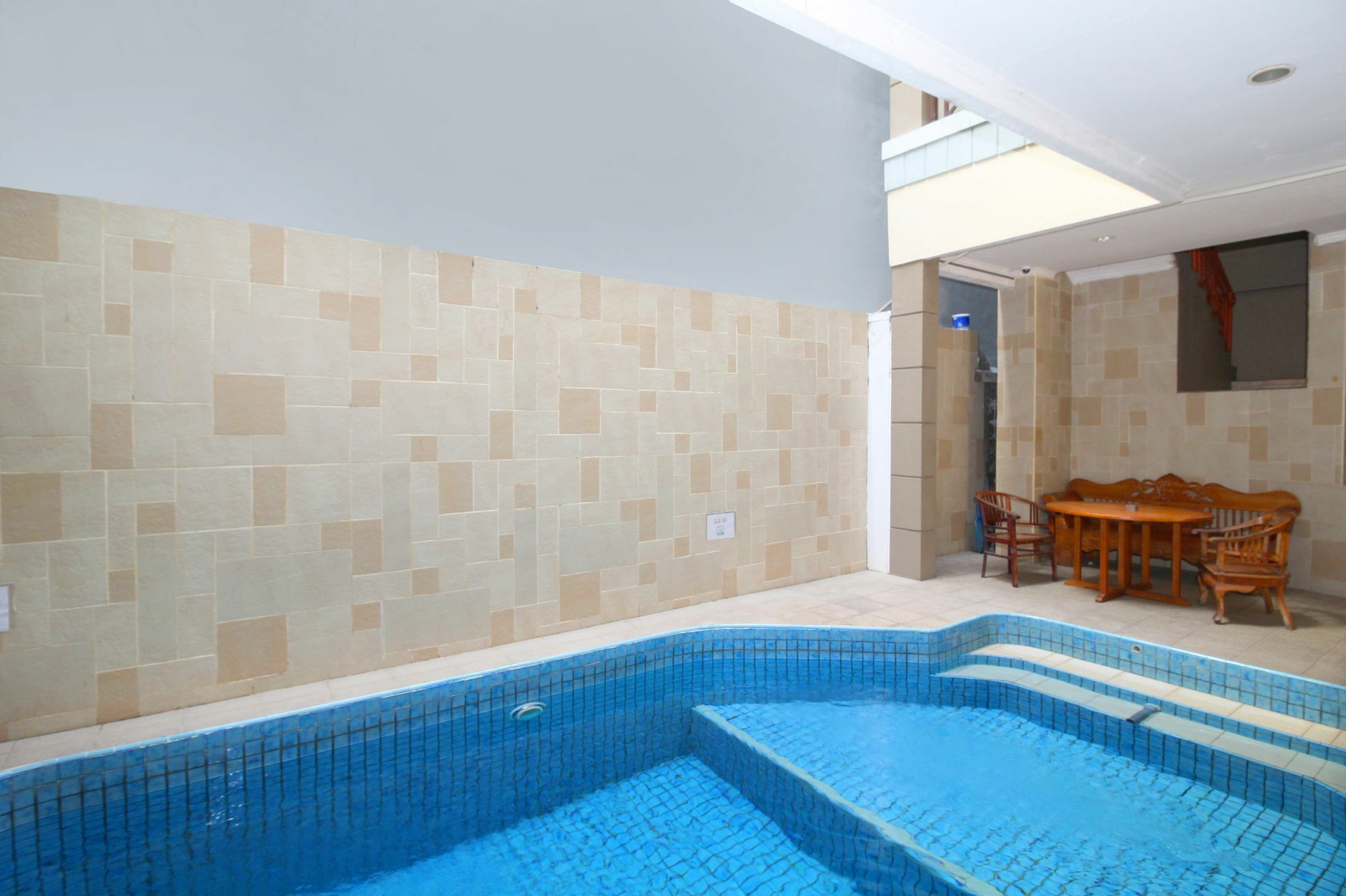 Отель Airy Kartika Plaza Gang Melati 1 Bali Кута Экстерьер фото