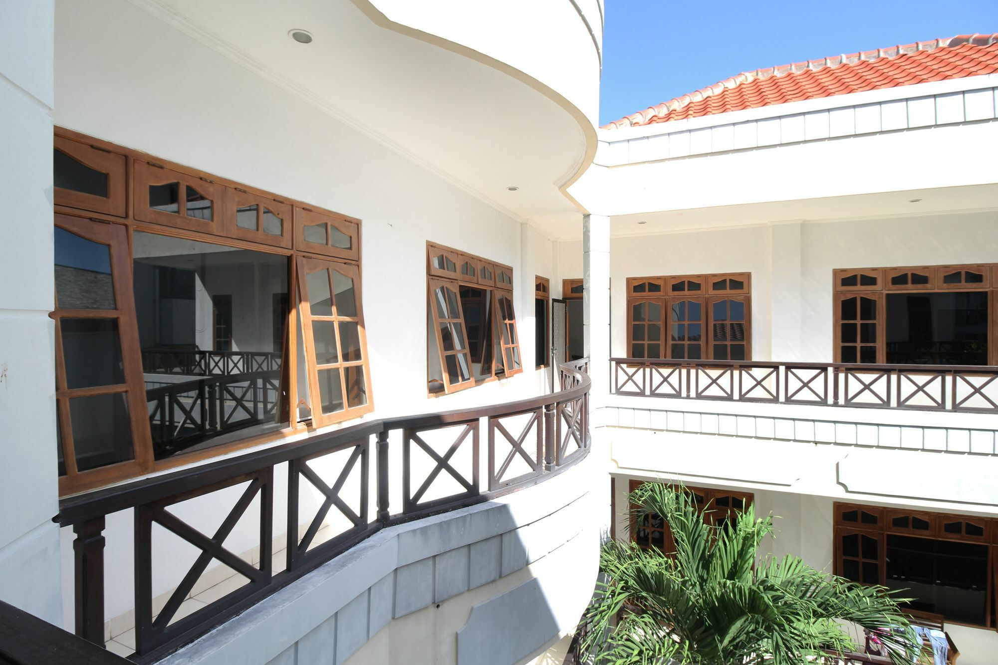 Отель Airy Kartika Plaza Gang Melati 1 Bali Кута Экстерьер фото