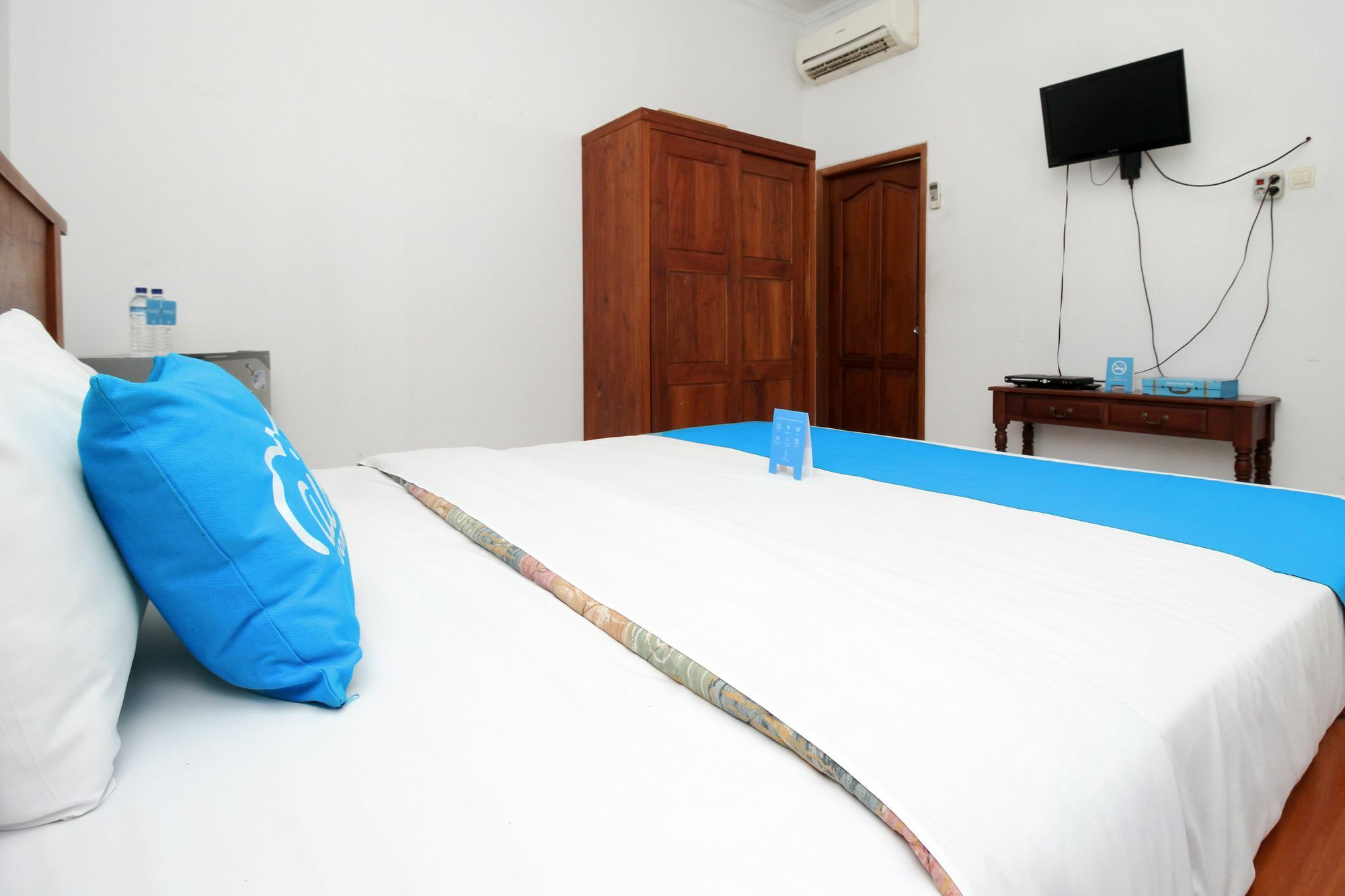 Отель Airy Kartika Plaza Gang Melati 1 Bali Кута Экстерьер фото