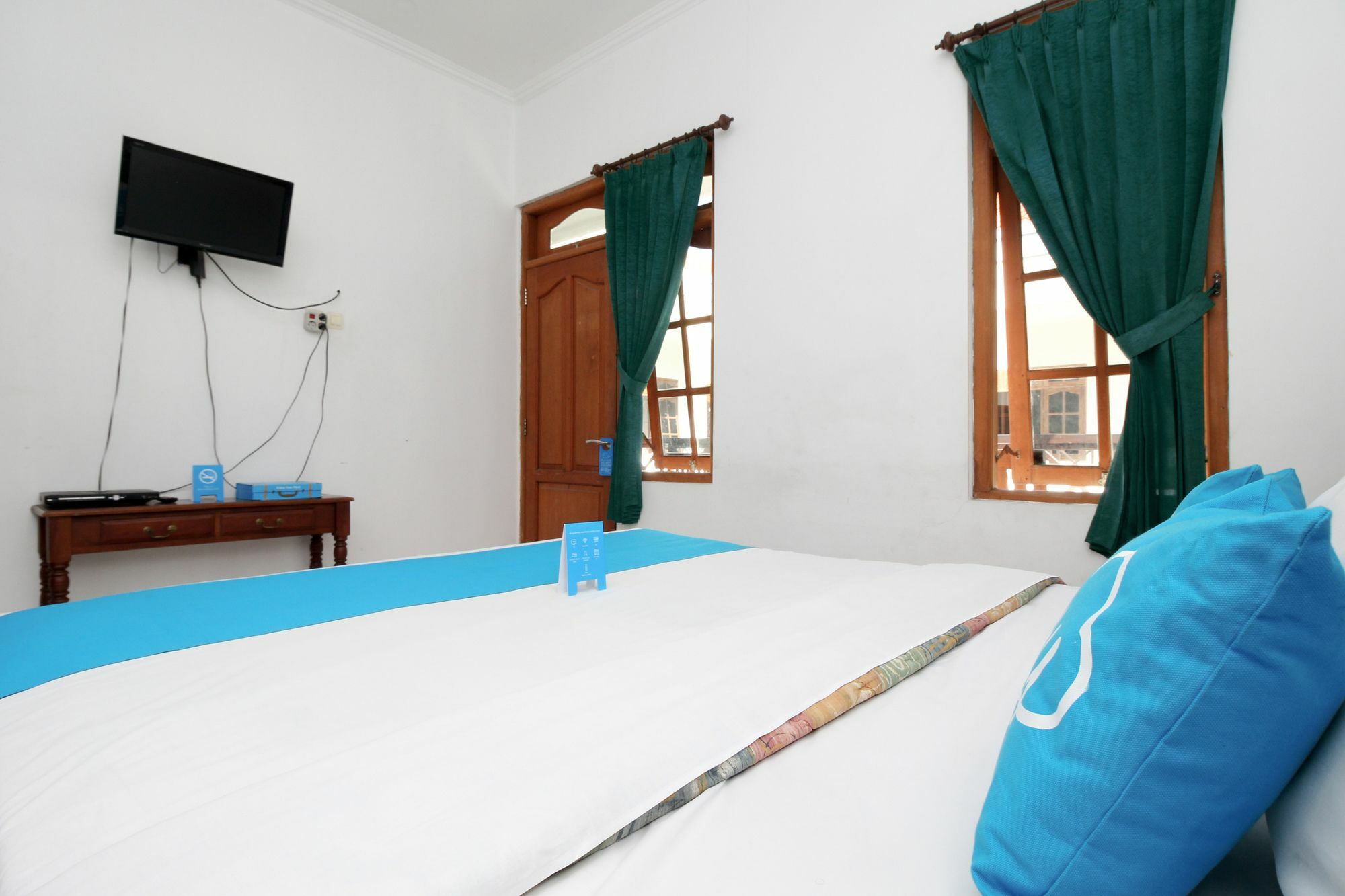 Отель Airy Kartika Plaza Gang Melati 1 Bali Кута Экстерьер фото